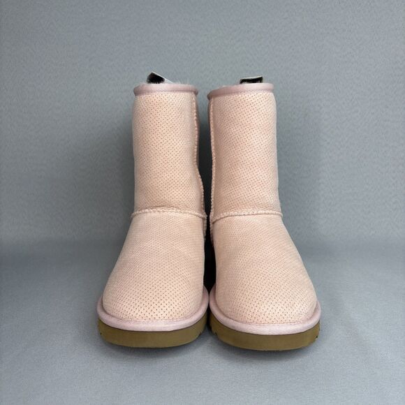 Women's UGG Boots Classic Short Baby Pink Perforated Sz 7 Festival Boho Rare! - Picture 9 of 16